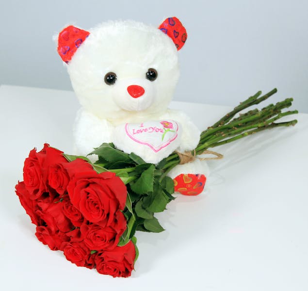 Ramo de rosas rojas clásicas de Interflora