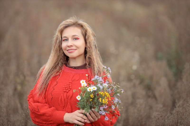 Ramo silvestre con flores campestres frescas